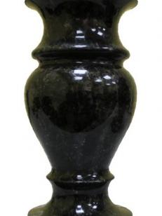 Фигурная ваза из камня